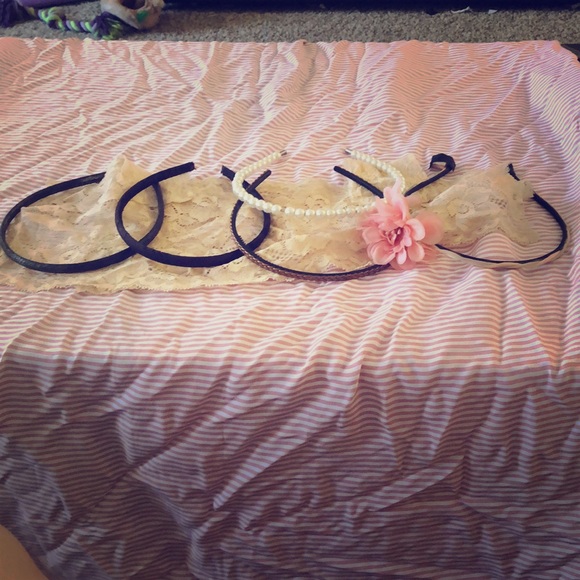 Accessories - 5 lovely headbands for CHEAP☺️☺️
